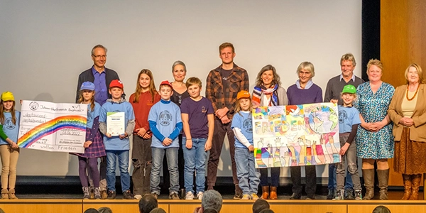 Eine Projektpräsentation mit Schülern und Lehrern.