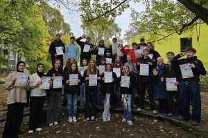 Schüler beim Aktionstag in der AWO Kita Friedrichshain-Kreuzberg